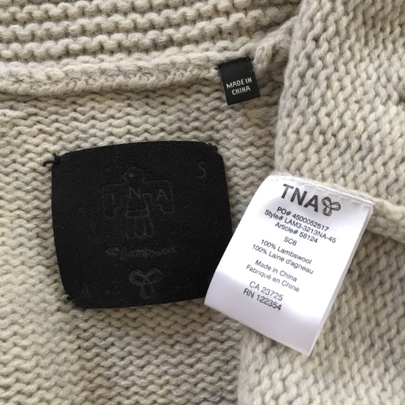 π SOLD! ARITZIA | TNA Lambswool Cardigan Sweater - Picture 8 of 8